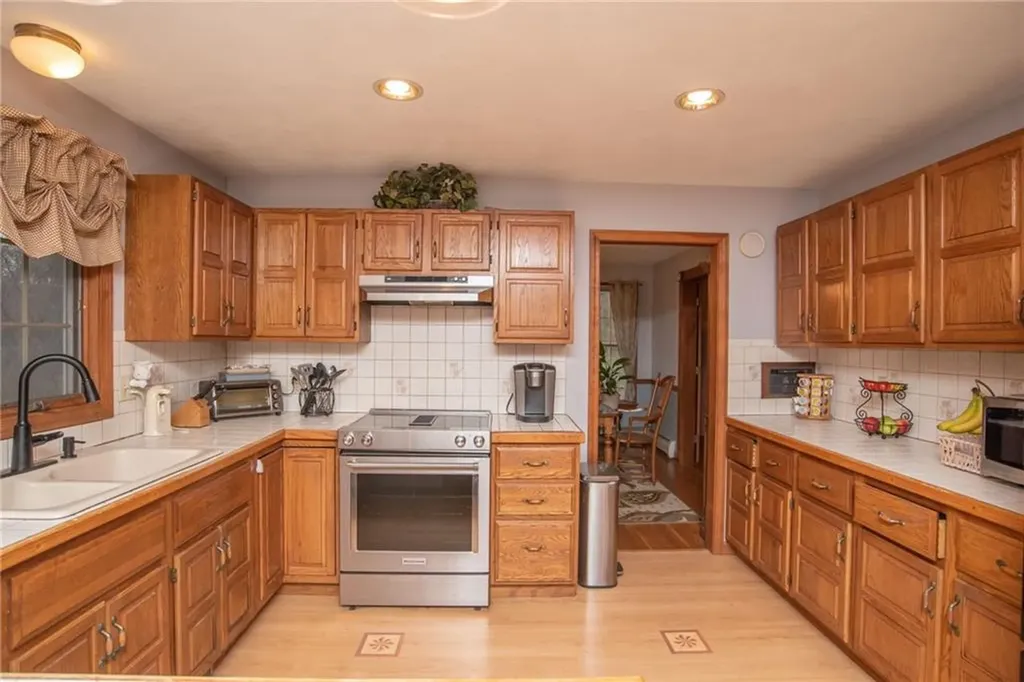 50 Tower Hill Road Tiverton RI 02878