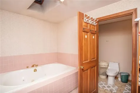 50 Tower Hill Road Tiverton RI 02878