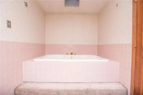 50 Tower Hill Road Tiverton RI 02878