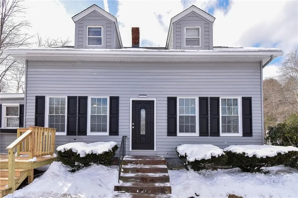 24 Lincoln Avenue Coventry RI 02816