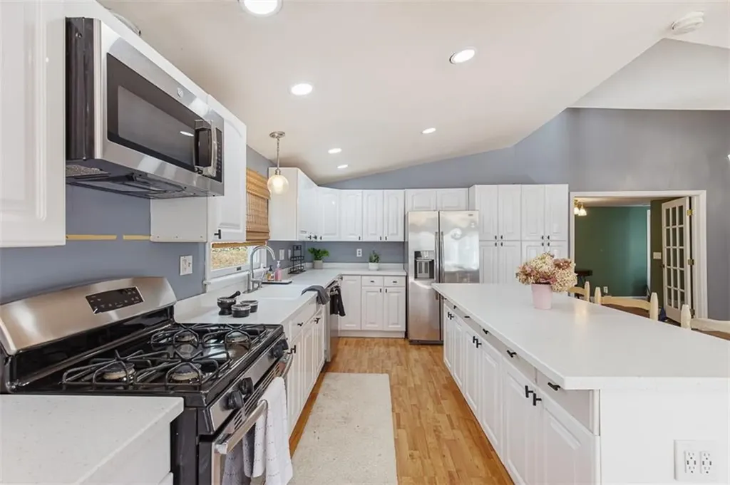 31 Cucumber Hill Road Foster RI 02825