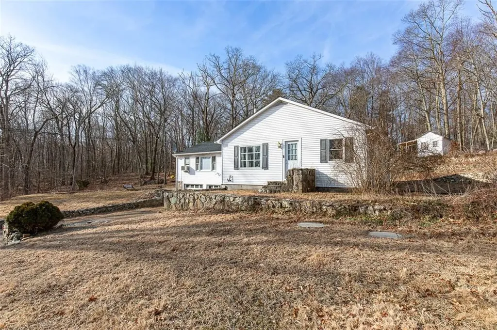 31 Cucumber Hill Road Foster RI 02825