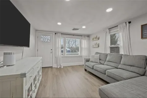 32 Deer Run Trail Smithfield RI 02917