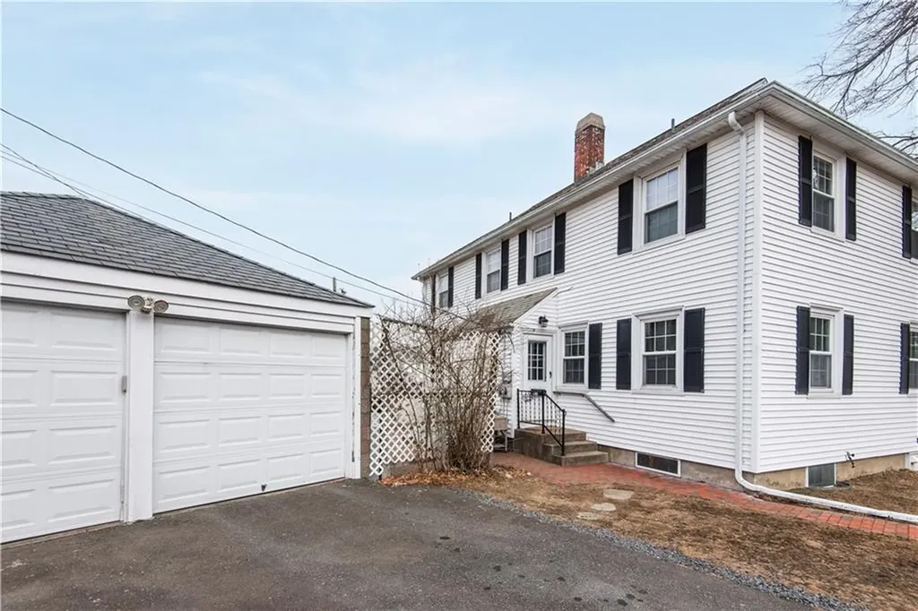 53 Old Fort Road Newport RI 02840