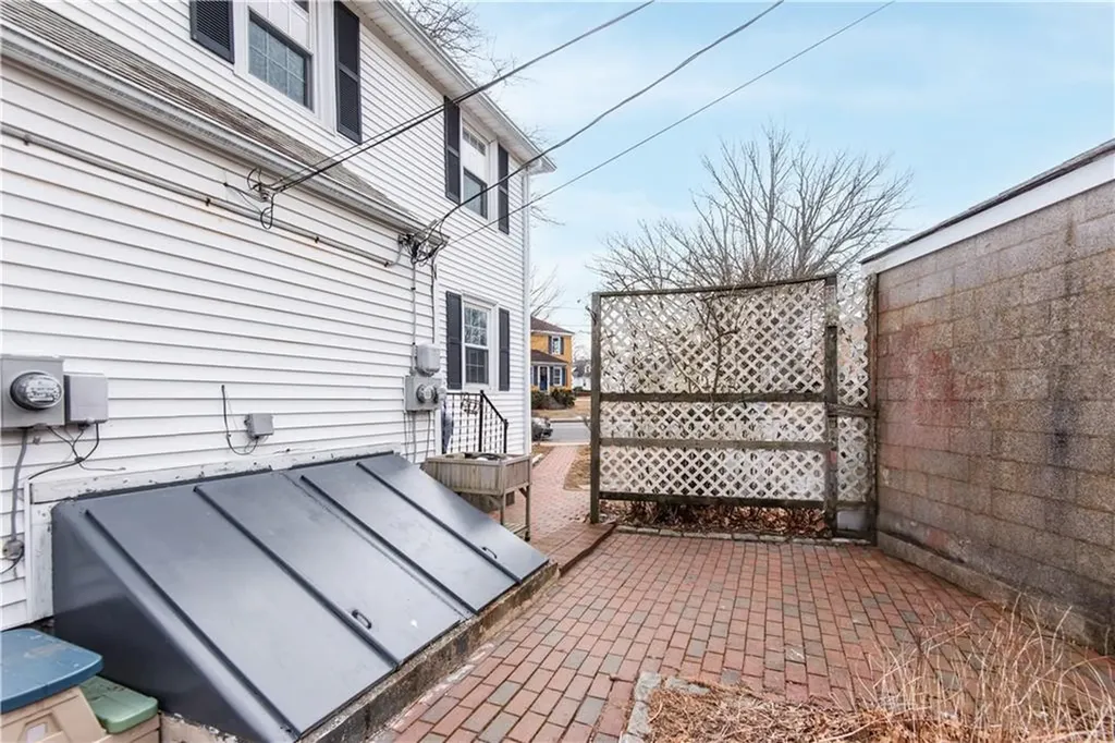 53 Old Fort Road Newport RI 02840