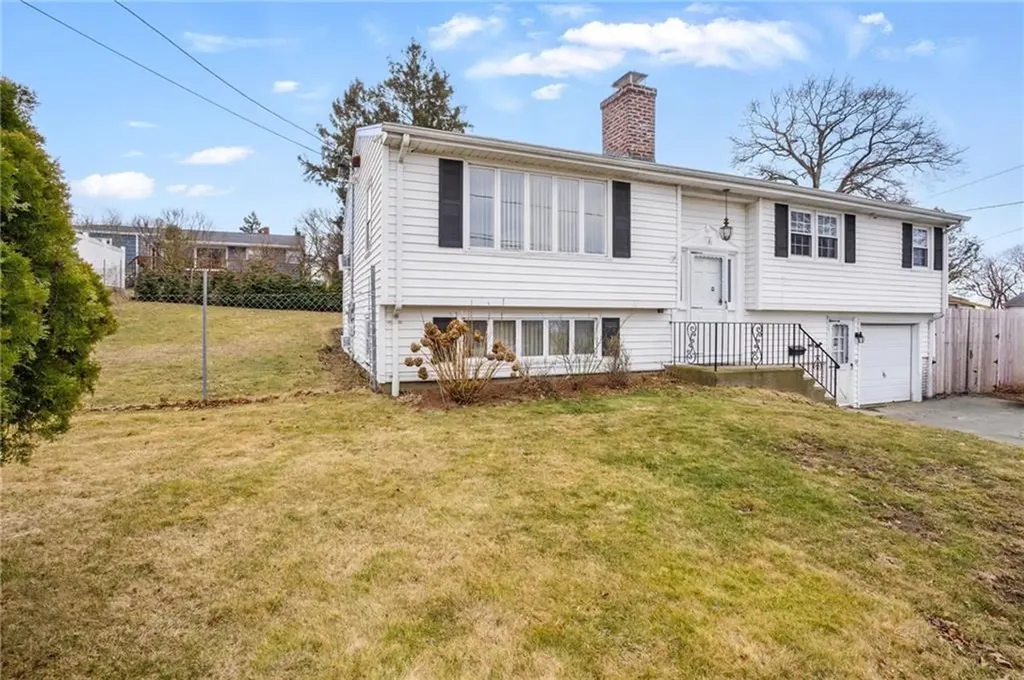 31 Seaview Court Tiverton RI 02878