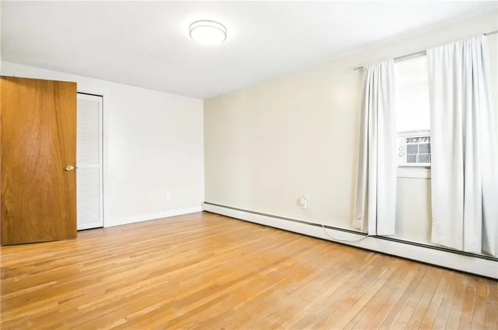 31 Seaview Court Tiverton RI 02878