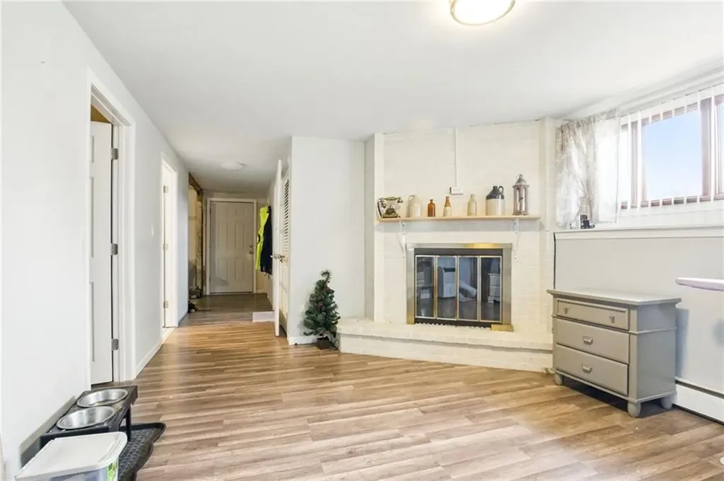 31 Seaview Court Tiverton RI 02878