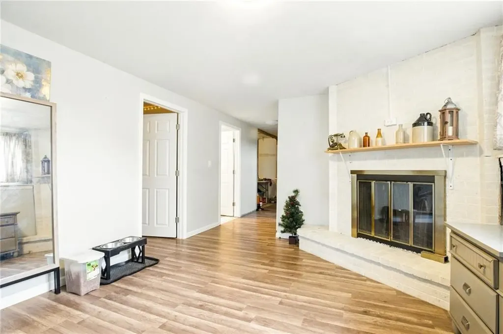31 Seaview Court Tiverton RI 02878