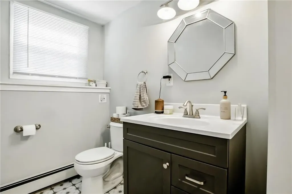 31 Seaview Court Tiverton RI 02878