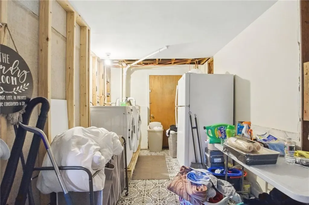 31 Seaview Court Tiverton RI 02878