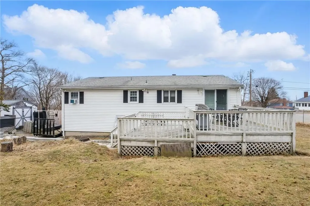 31 Seaview Court Tiverton RI 02878
