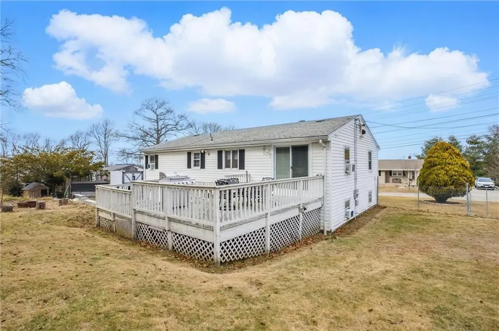 31 Seaview Court Tiverton RI 02878
