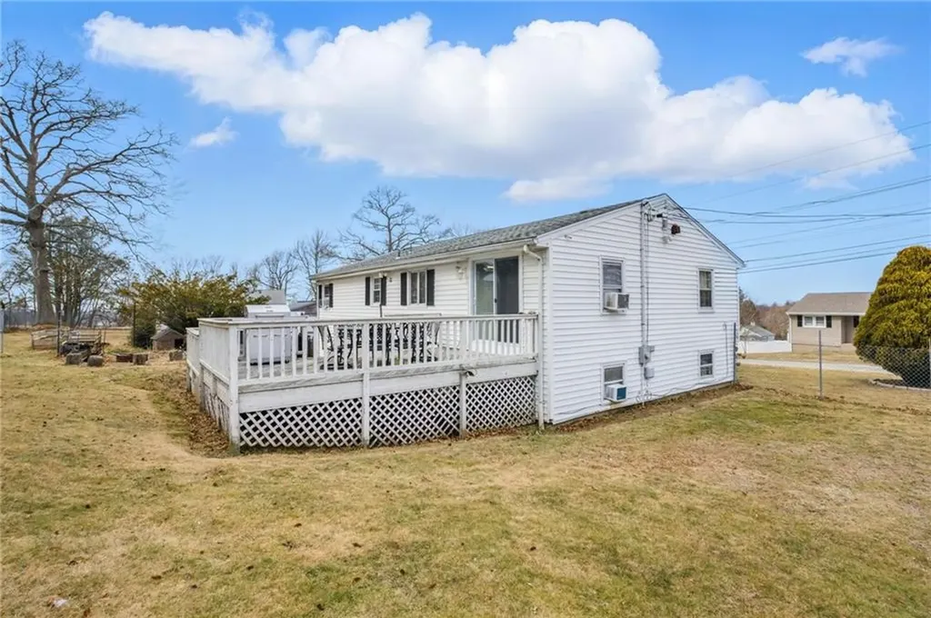 31 Seaview Court Tiverton RI 02878