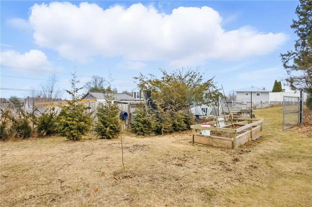 31 Seaview Court Tiverton RI 02878