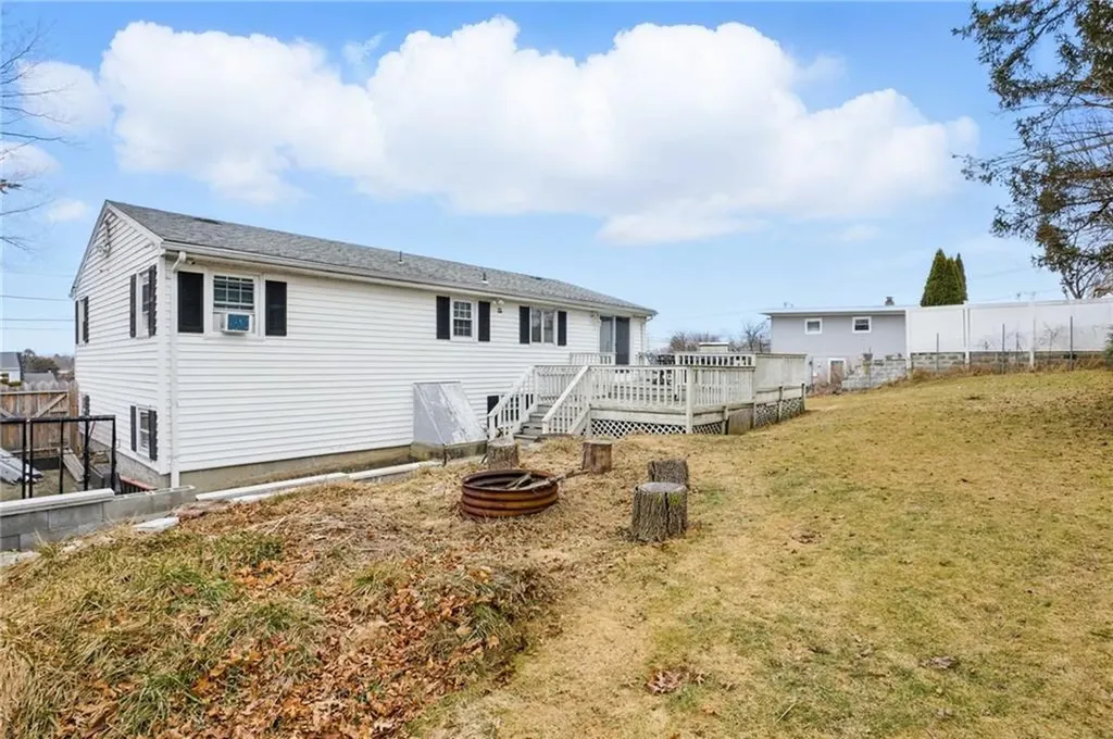 31 Seaview Court Tiverton RI 02878