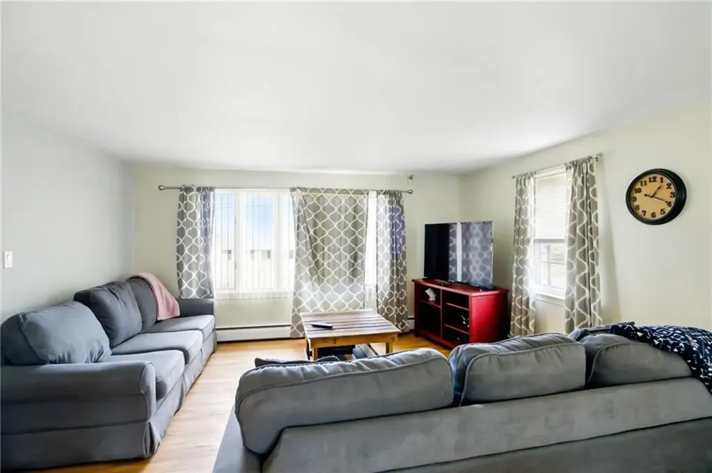 31 Seaview Court Tiverton RI 02878