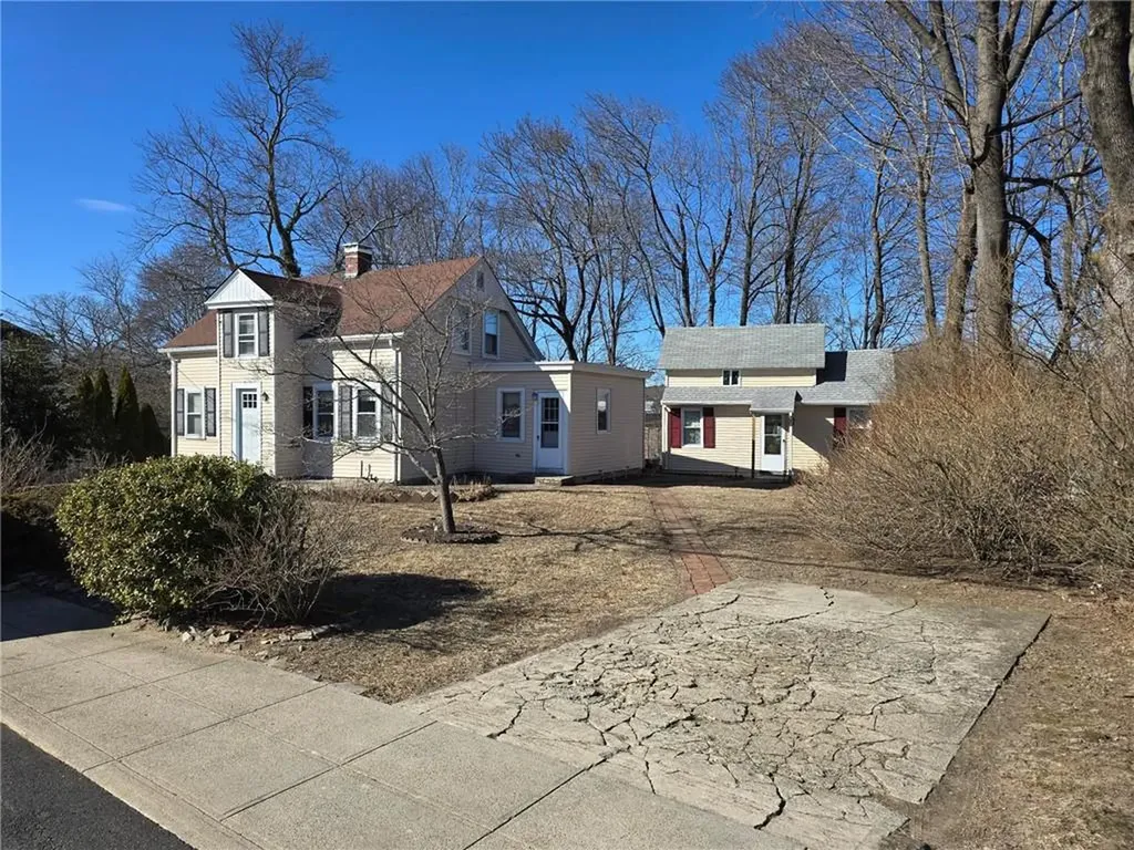 91 Maple Avenue West Warwick RI 02893