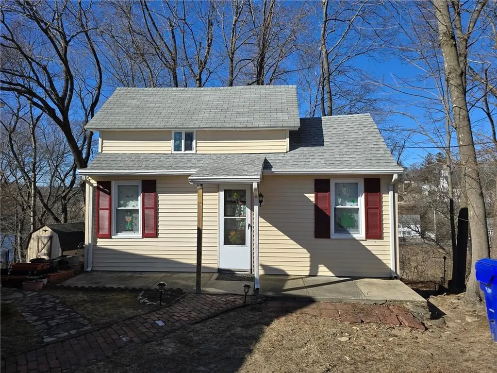91 Maple Avenue West Warwick RI 02893