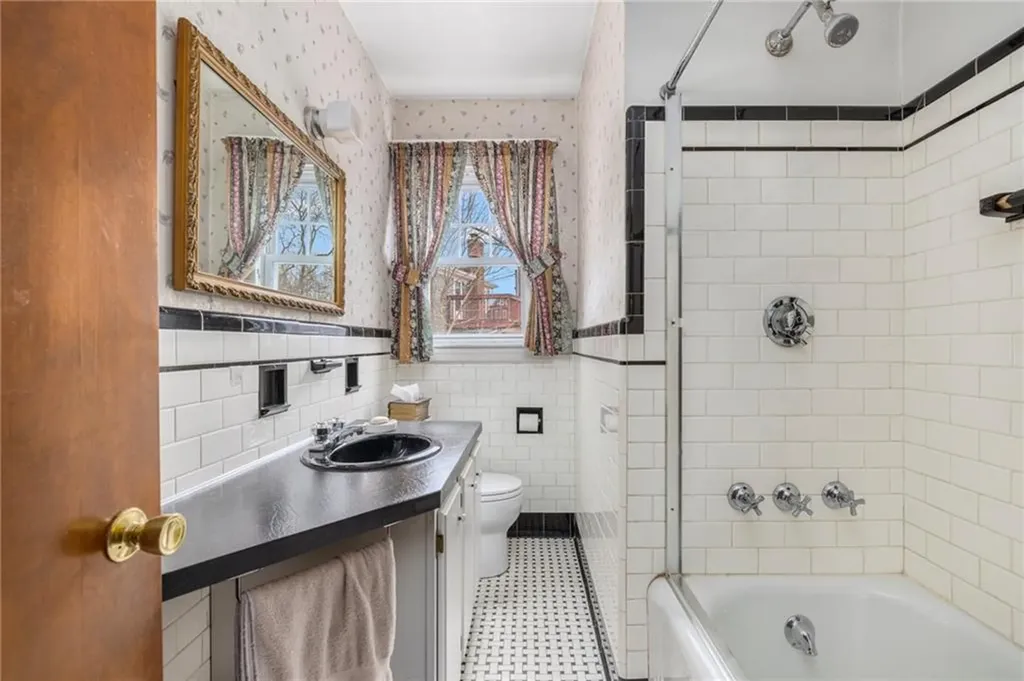 112 Bradley Street Providence RI 02908