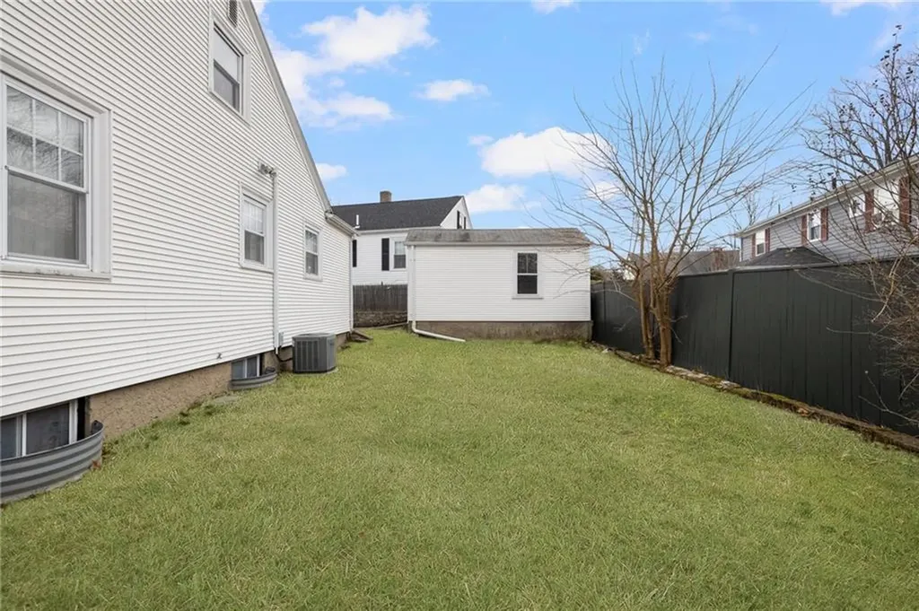 112 Bradley Street Providence RI 02908