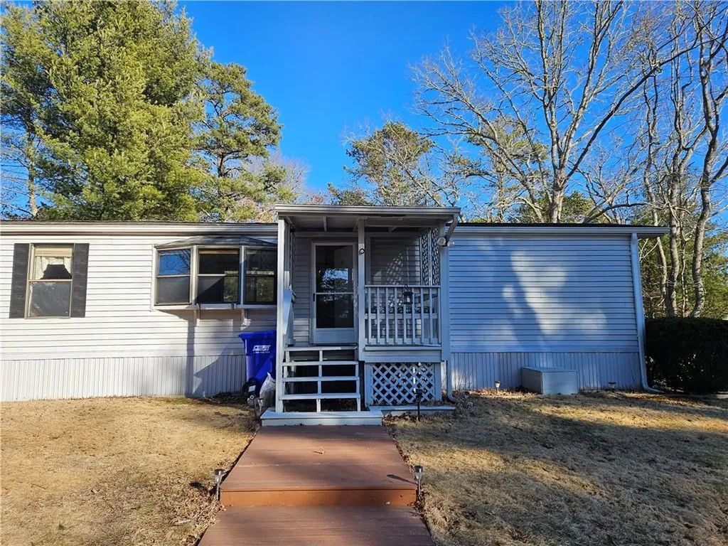 11 Toadstool Knoll Charlestown RI 02813