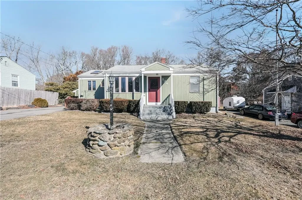 124 Beech Avenue Tiverton RI 02878