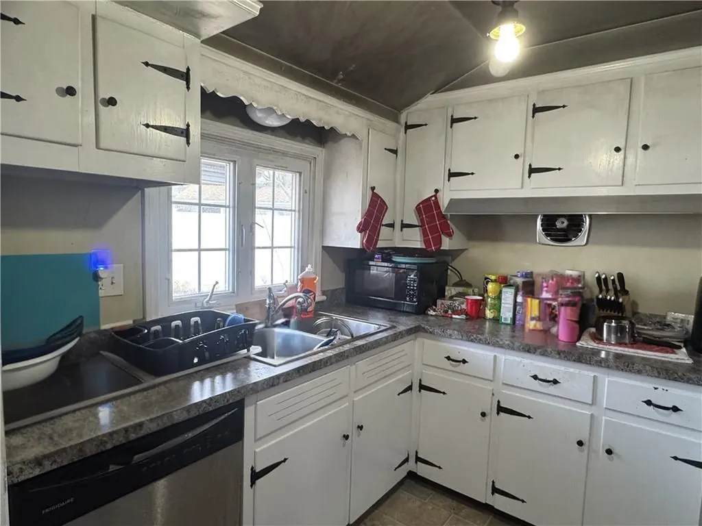 32 Maxfield Avenue East Providence RI 02914