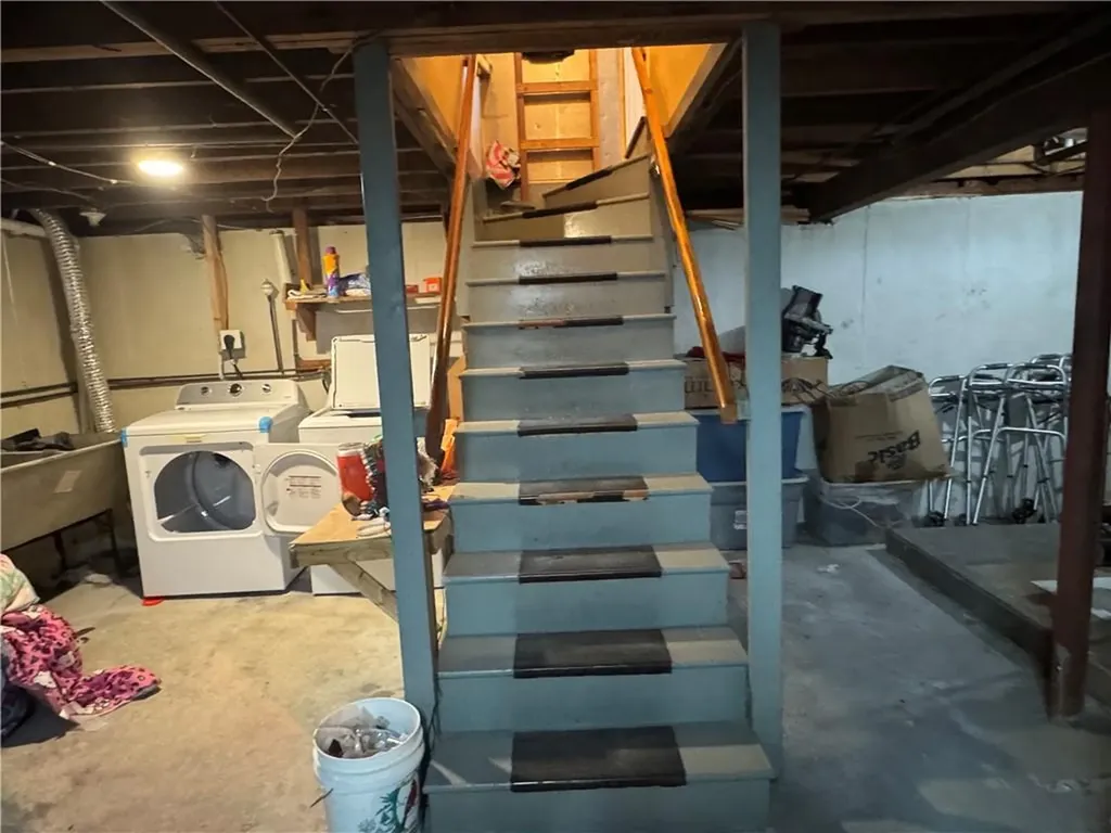 32 Maxfield Avenue East Providence RI 02914