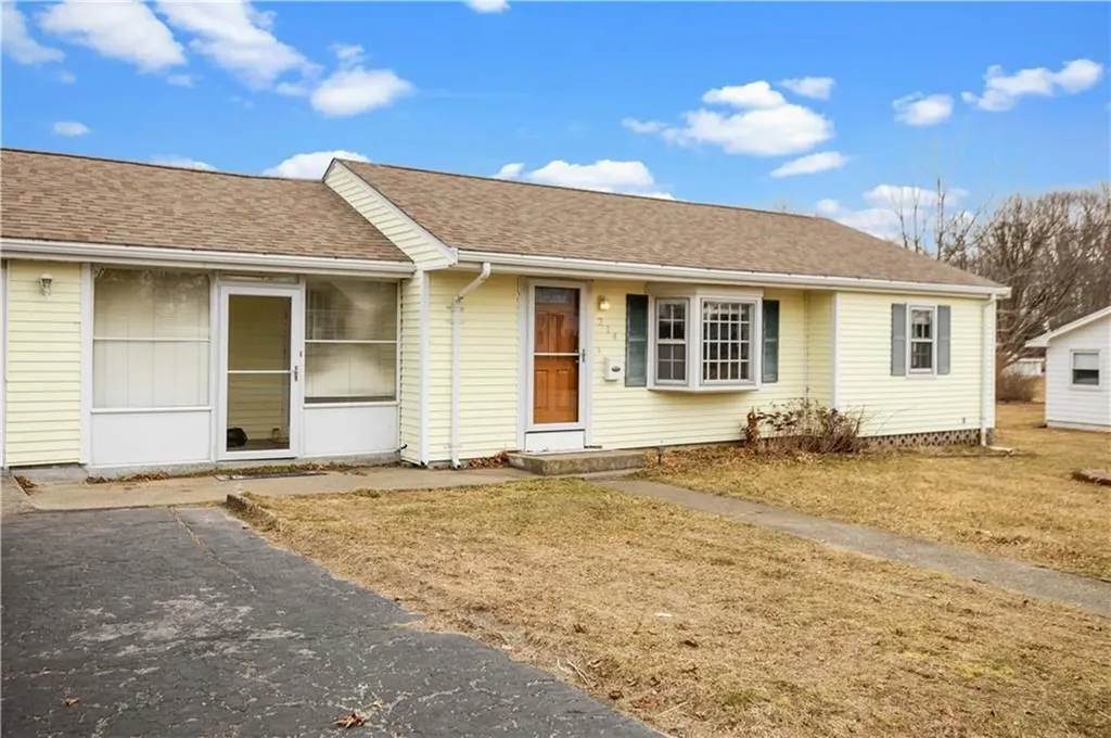 214 Russell Drive Tiverton RI 02878