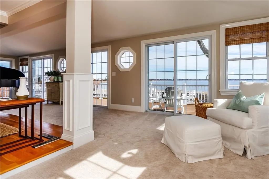9 Lippitt Avenue Warwick RI 02889