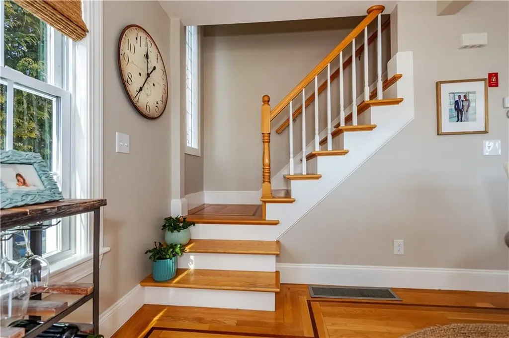 9 Lippitt Avenue Warwick RI 02889