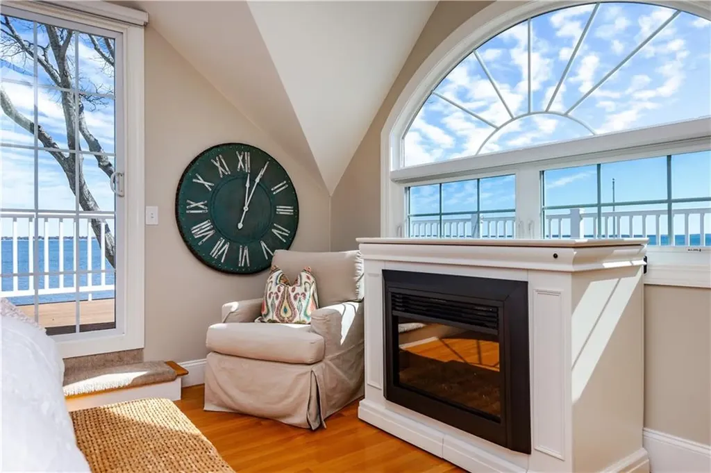 9 Lippitt Avenue Warwick RI 02889