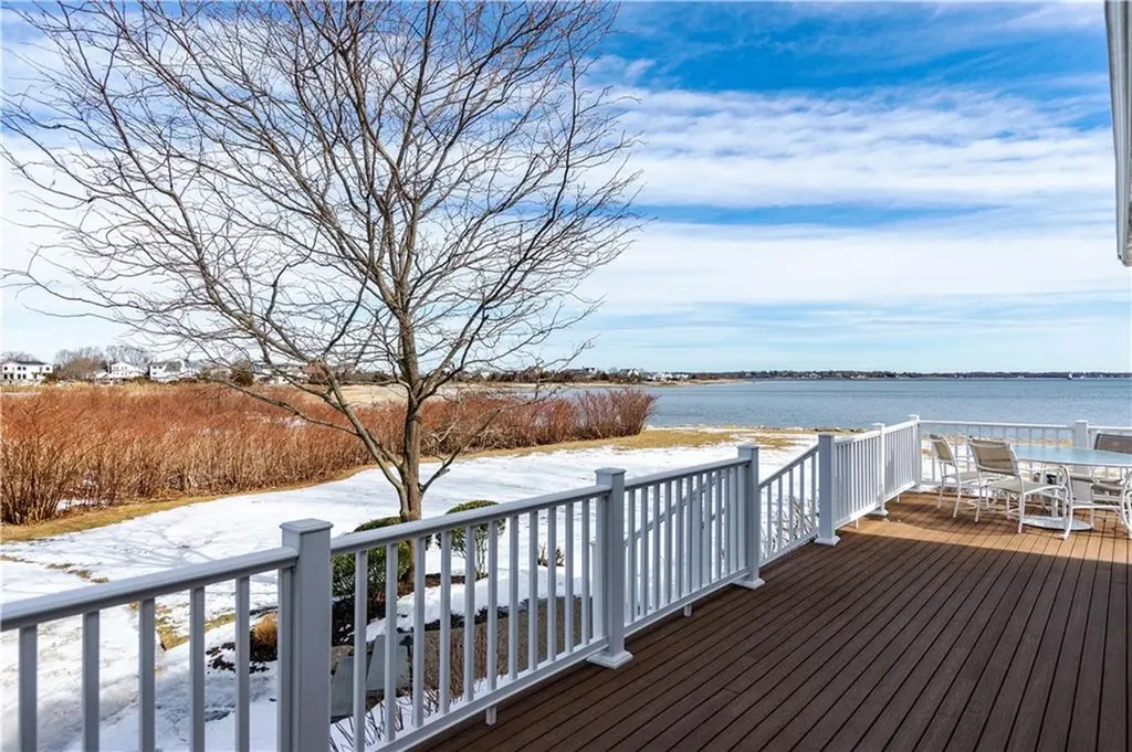 9 Lippitt Avenue Warwick RI 02889