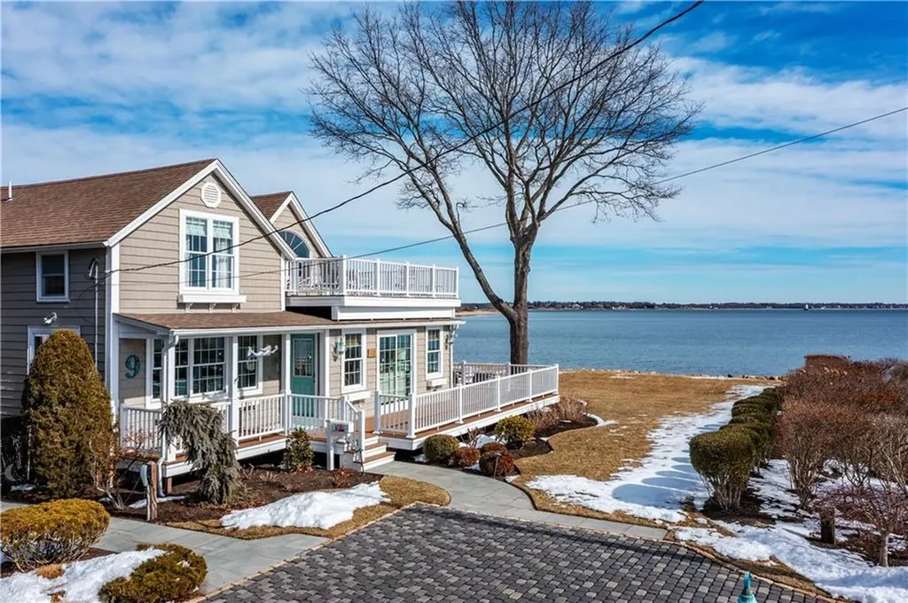 9 Lippitt Avenue Warwick RI 02889