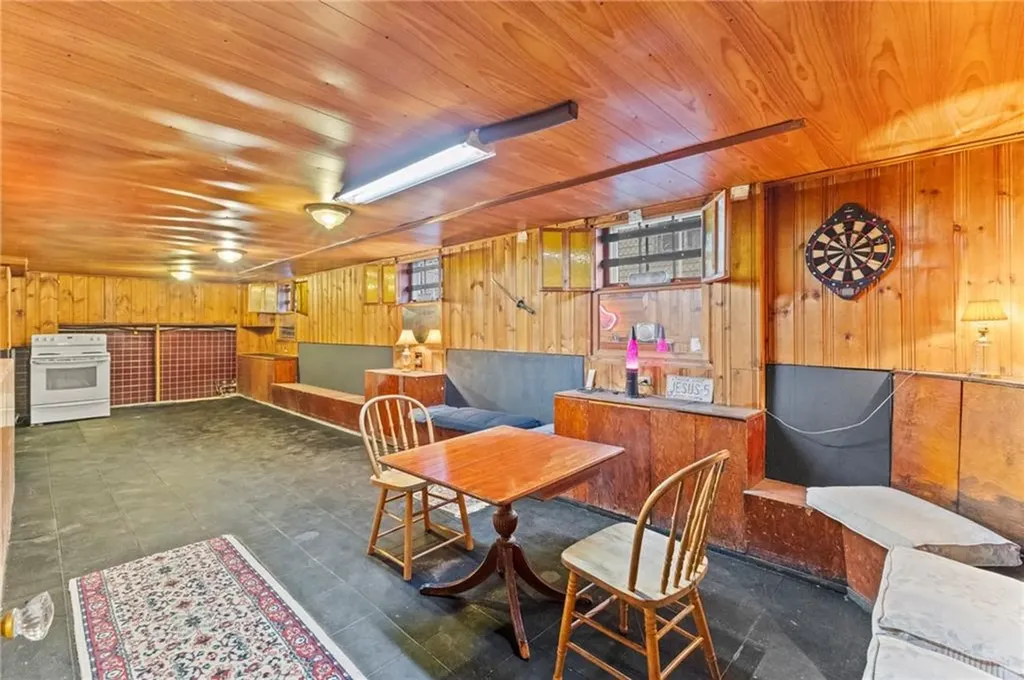 35 Montrose Street Providence RI 02908