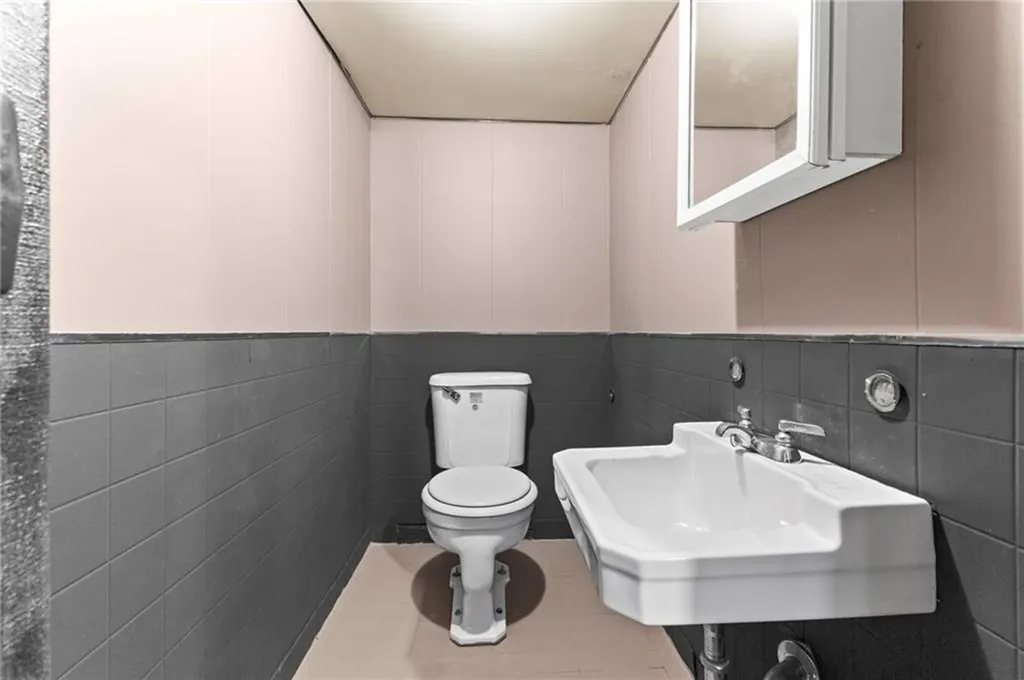 35 Montrose Street Providence RI 02908