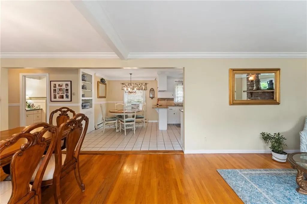 33 Hope Avenue Warwick RI 02889