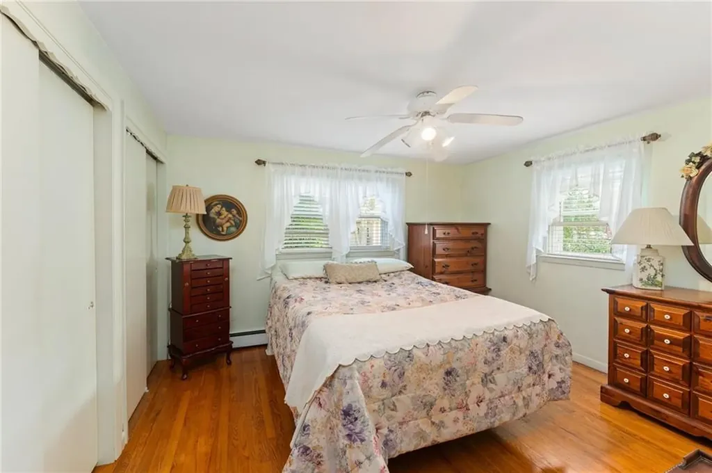 33 Hope Avenue Warwick RI 02889