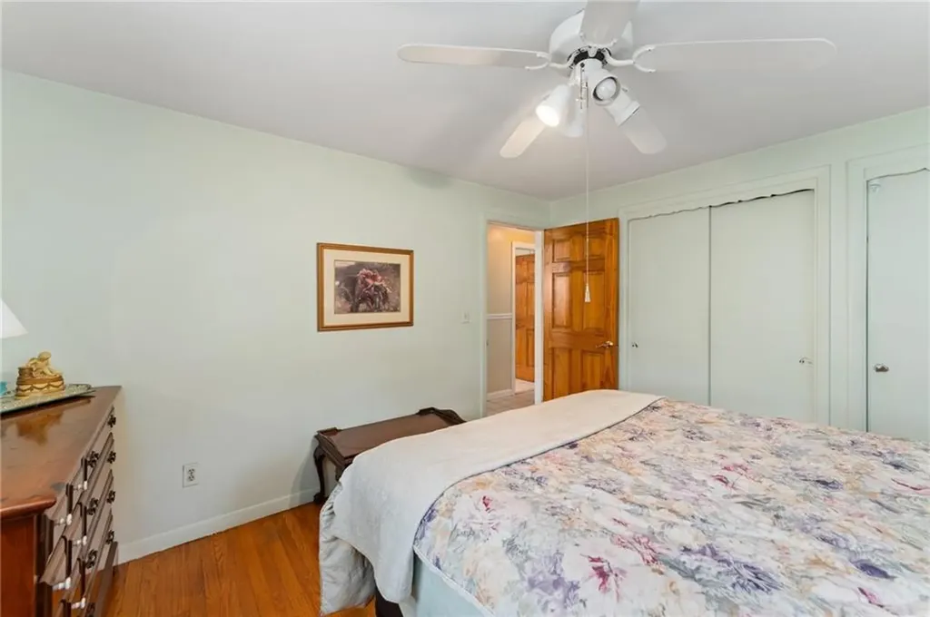 33 Hope Avenue Warwick RI 02889