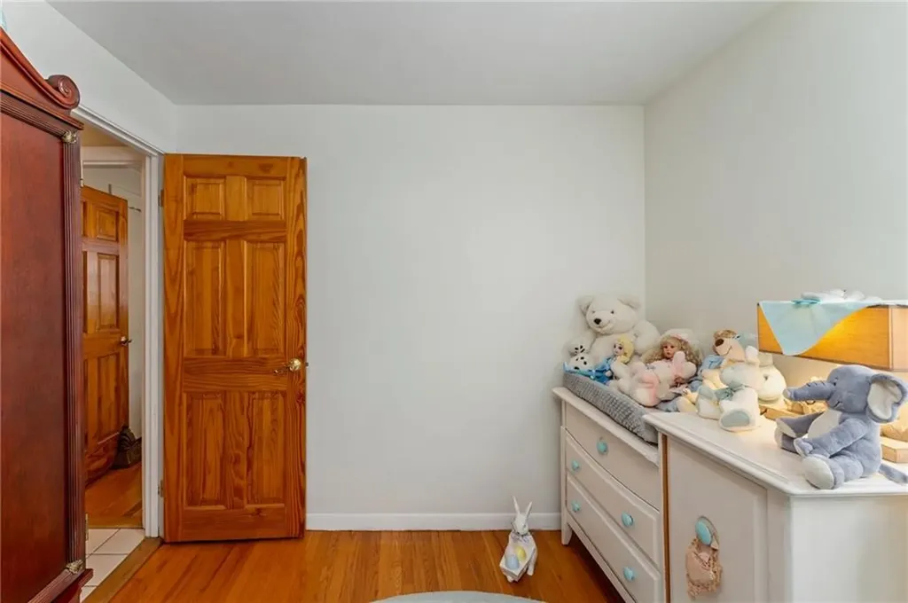 33 Hope Avenue Warwick RI 02889