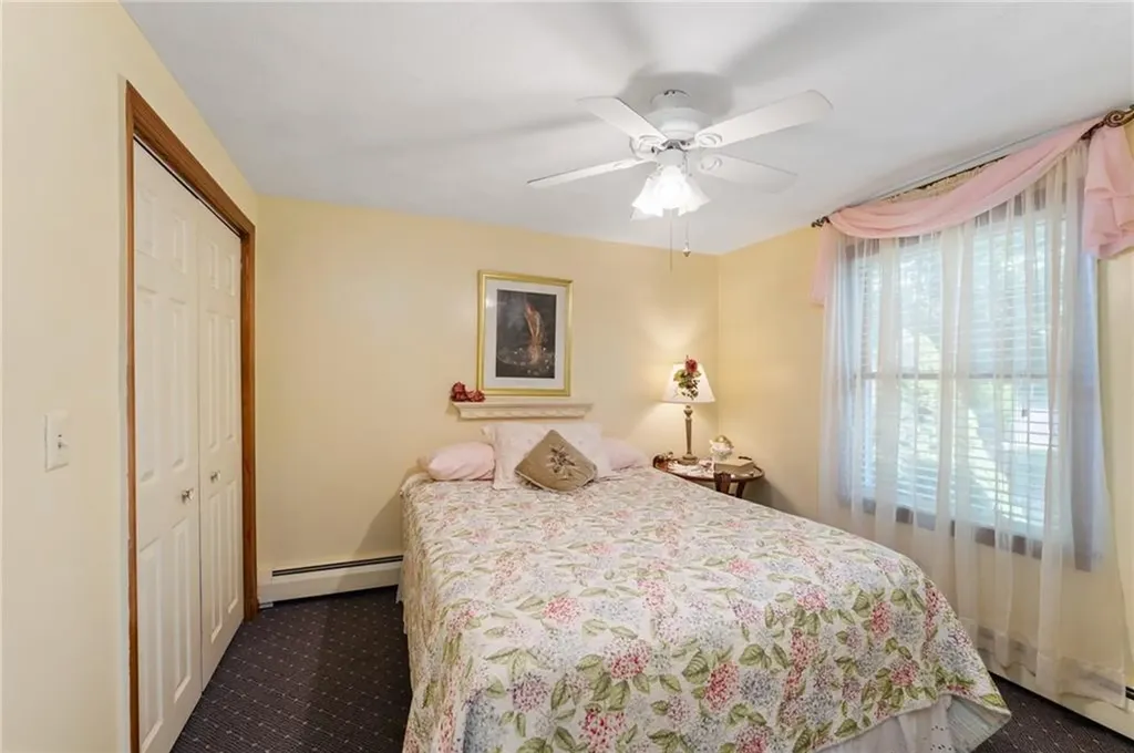 33 Hope Avenue Warwick RI 02889