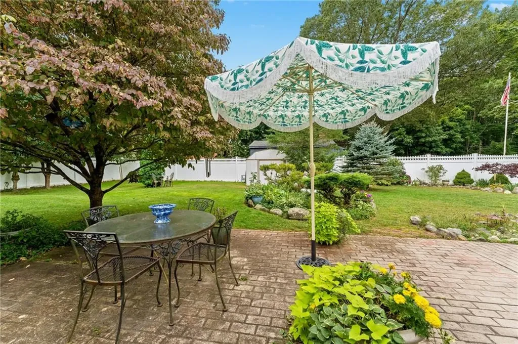 33 Hope Avenue Warwick RI 02889