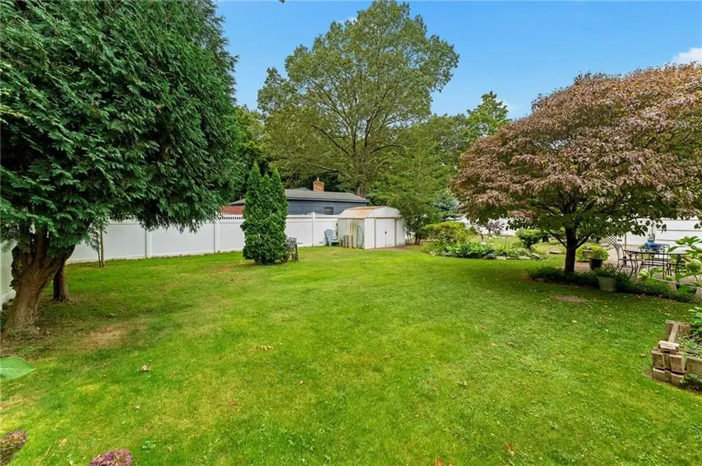 33 Hope Avenue Warwick RI 02889
