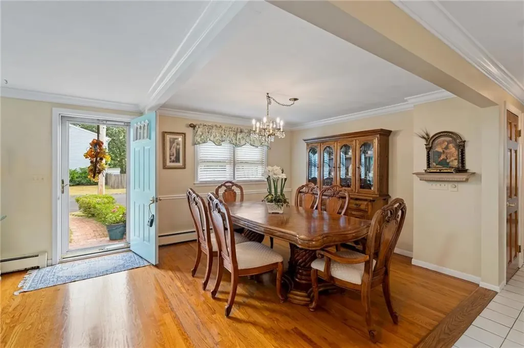 33 Hope Avenue Warwick RI 02889