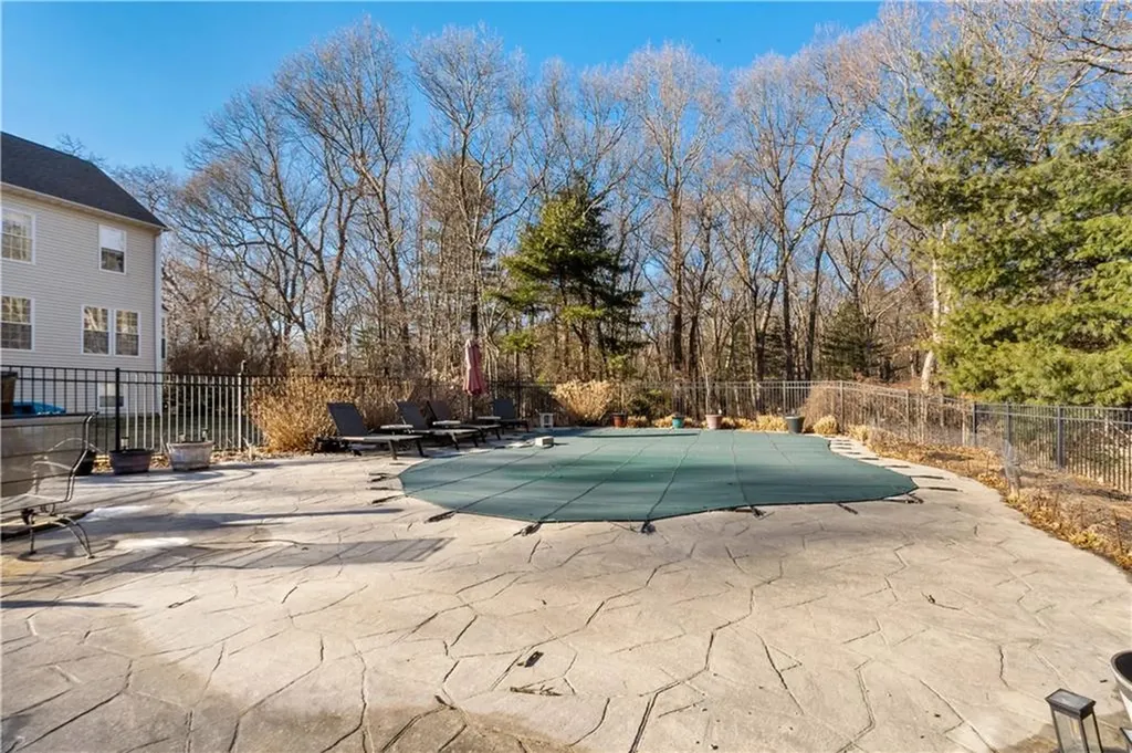152 Sleepy Hollow Farm Road Warwick RI 02886