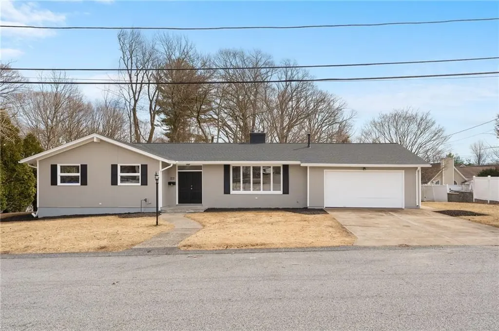 27 West River Parkway North Providence RI 02904