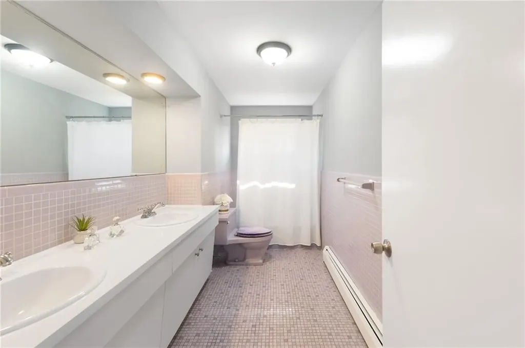 27 West River Parkway North Providence RI 02904