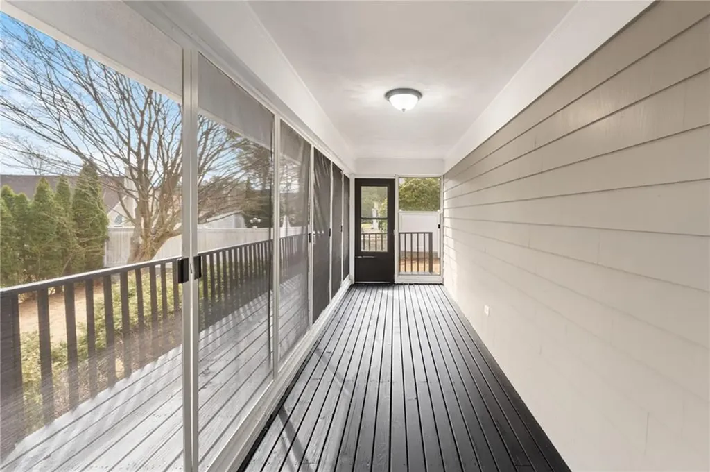 27 West River Parkway North Providence RI 02904