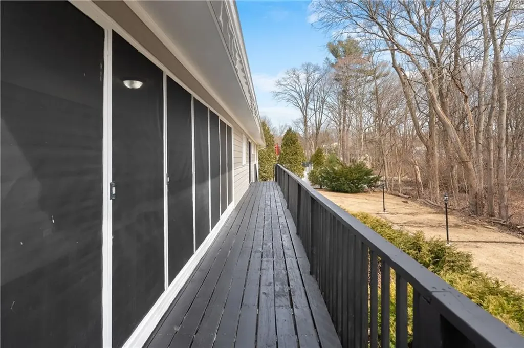 27 West River Parkway North Providence RI 02904